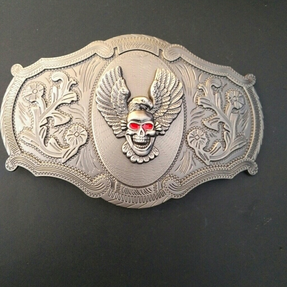 Skull belt buckle